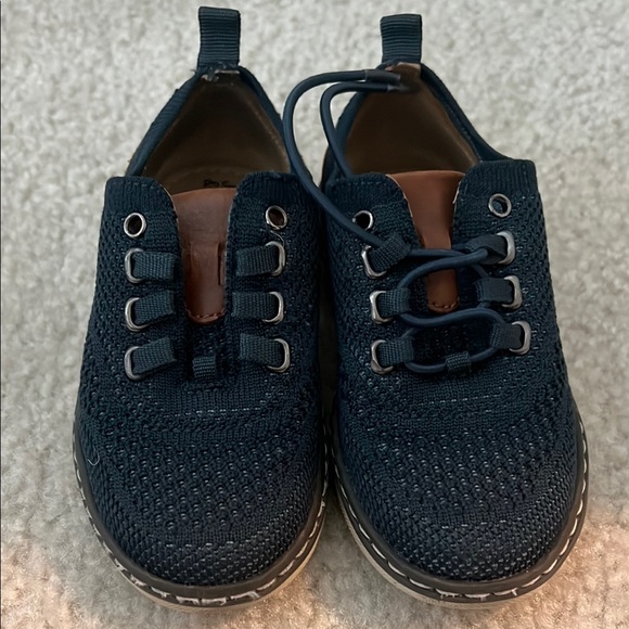 Blue Low-Top Sneakers with Breathable Knit and Light Sole - Picture 1 of 5